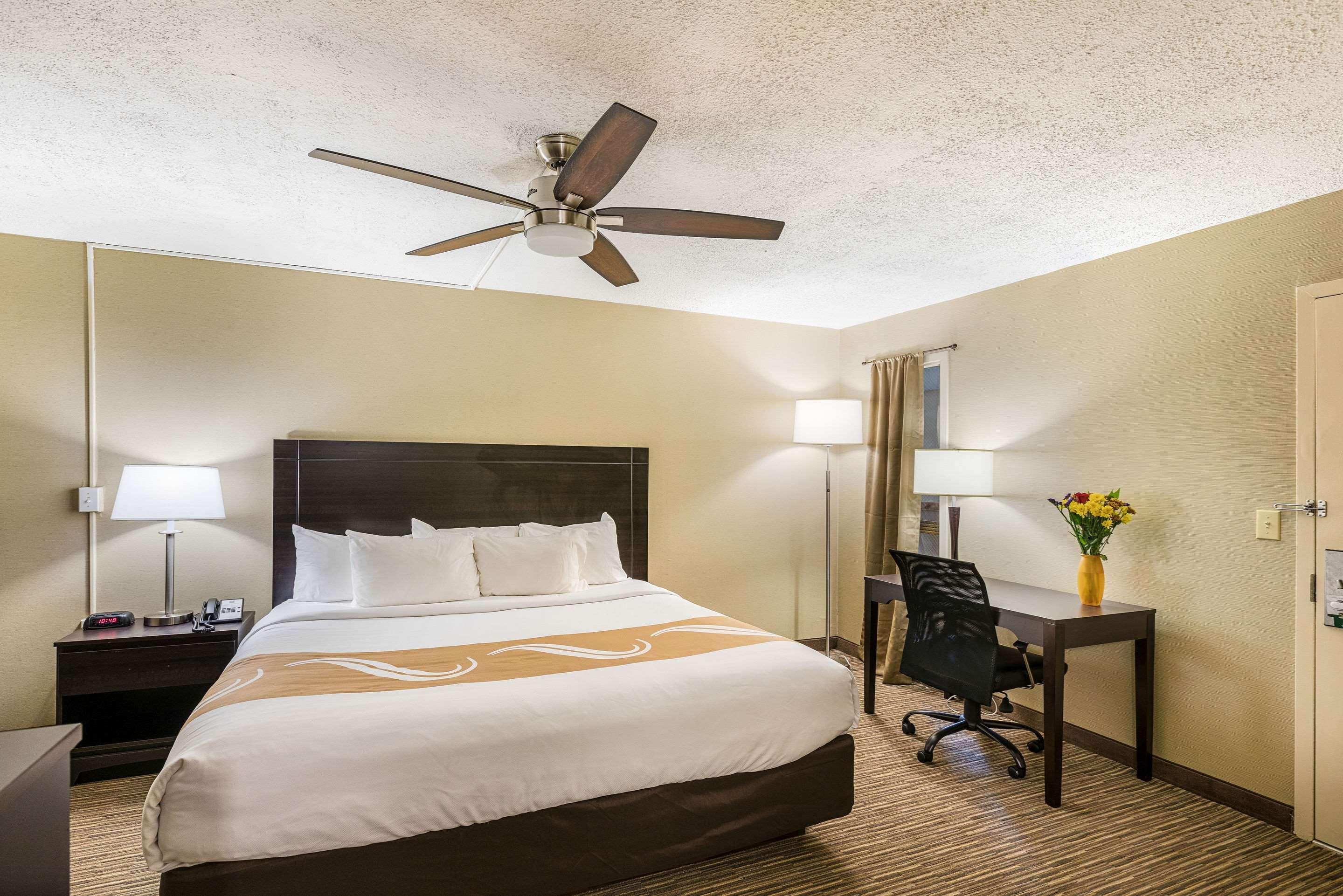 Quality Inn University Ленсинг Экстерьер фото