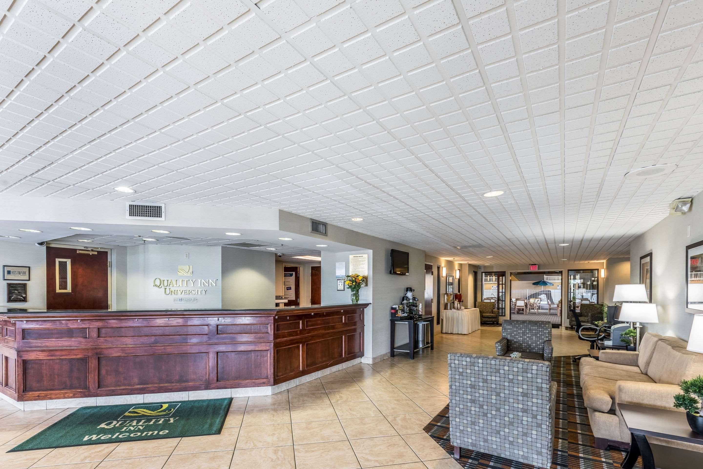 Quality Inn University Ленсинг Экстерьер фото