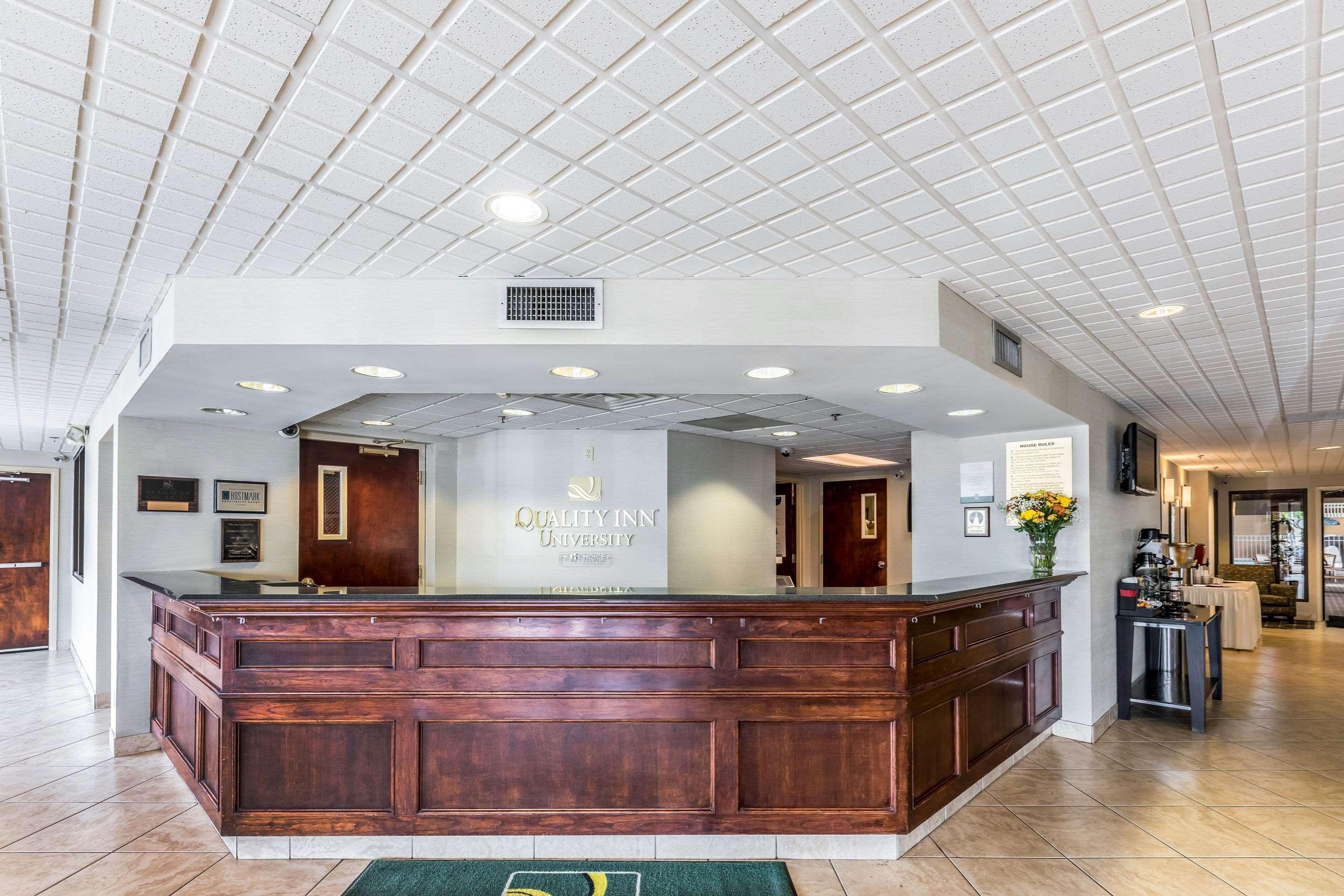 Quality Inn University Ленсинг Экстерьер фото