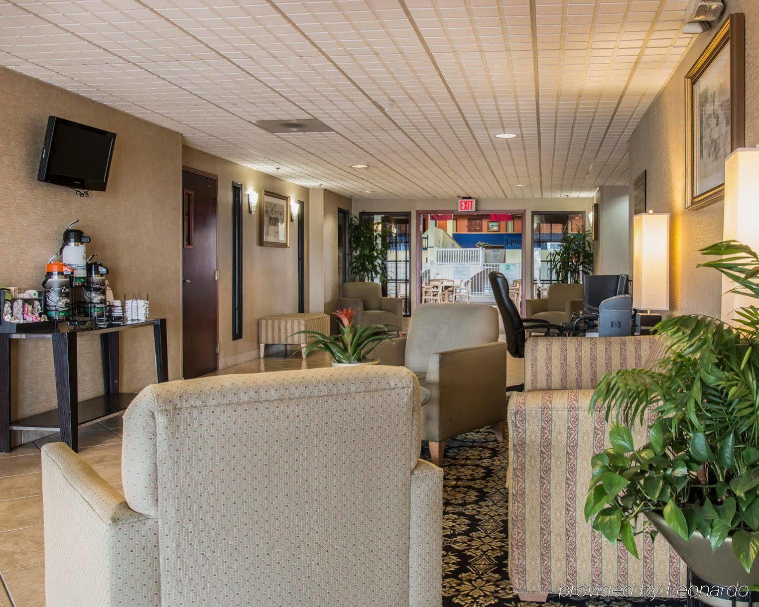 Quality Inn University Ленсинг Экстерьер фото